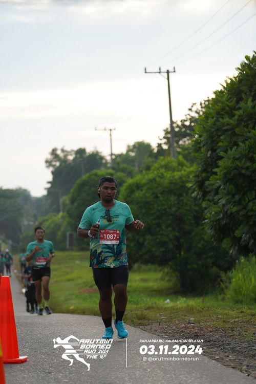 Race photo from Arutmin Borneo Run 2024