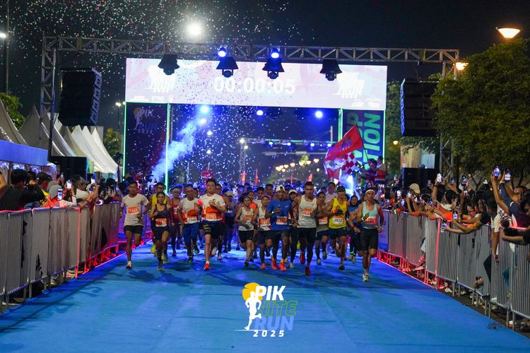 Race photo from PIK NITE RUN 2025