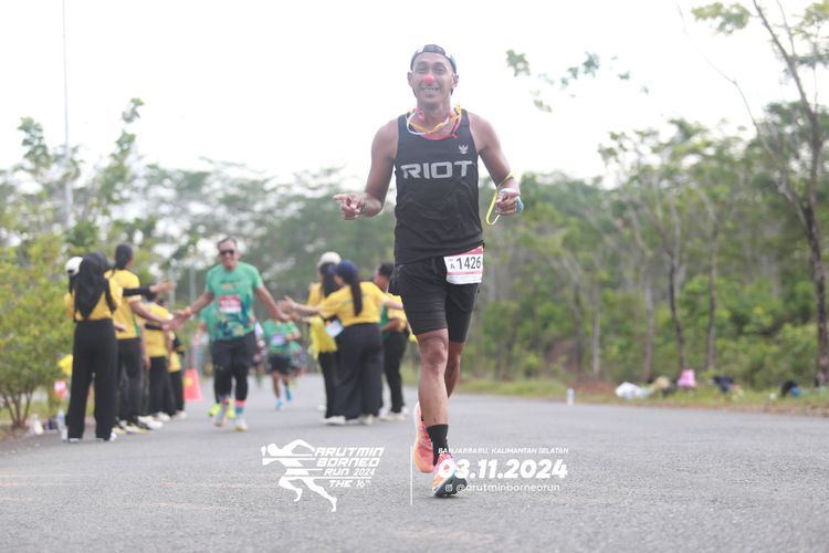 Race photo from Arutmin Borneo Run 2024