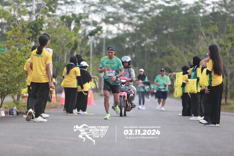 Race photo from Arutmin Borneo Run 2024