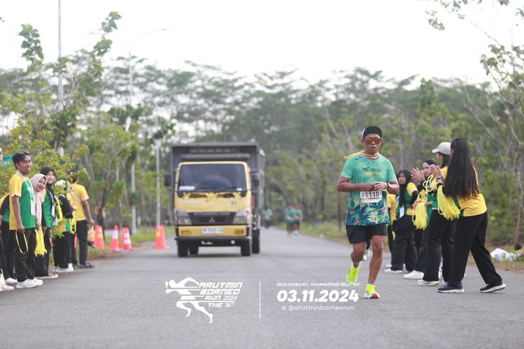 Race photo from Arutmin Borneo Run 2024
