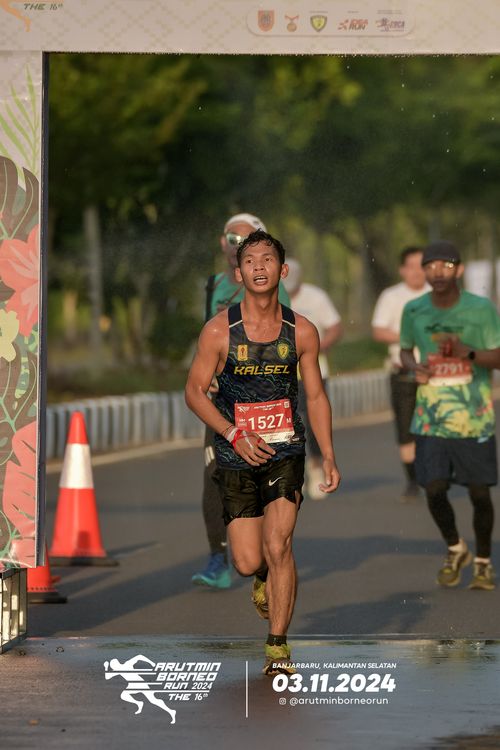 Race photo from Arutmin Borneo Run 2024