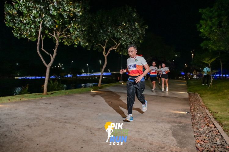 Race photo from PIK NITE RUN 2025