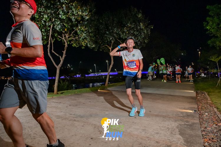 Race photo from PIK NITE RUN 2025