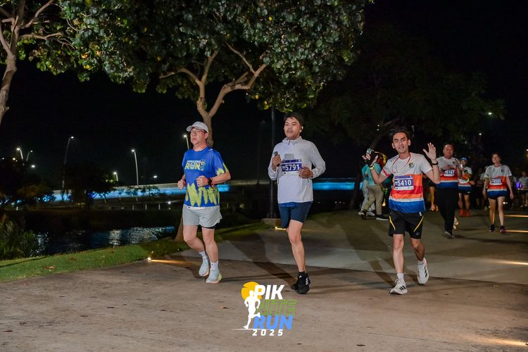 Race photo from PIK NITE RUN 2025