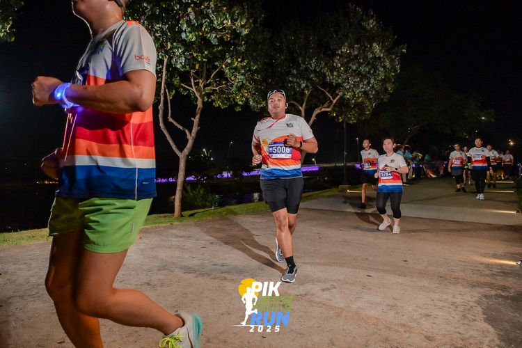 Race photo from PIK NITE RUN 2025
