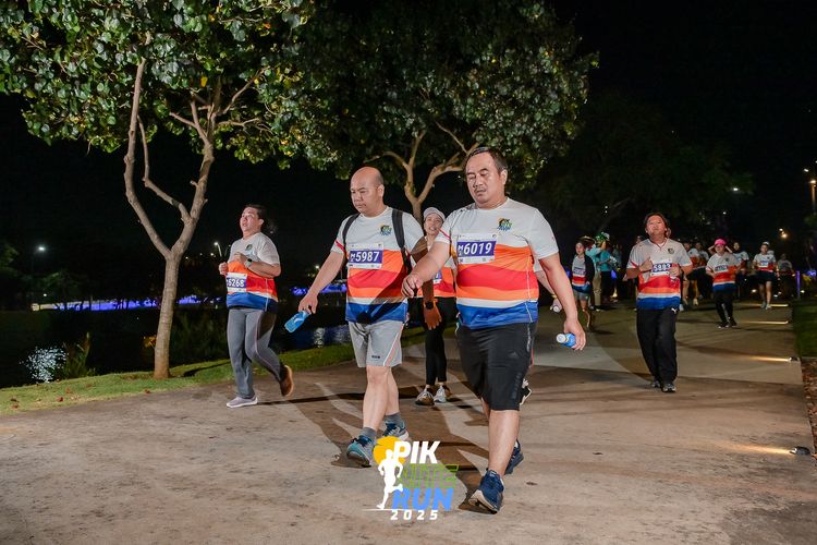 Race photo from PIK NITE RUN 2025