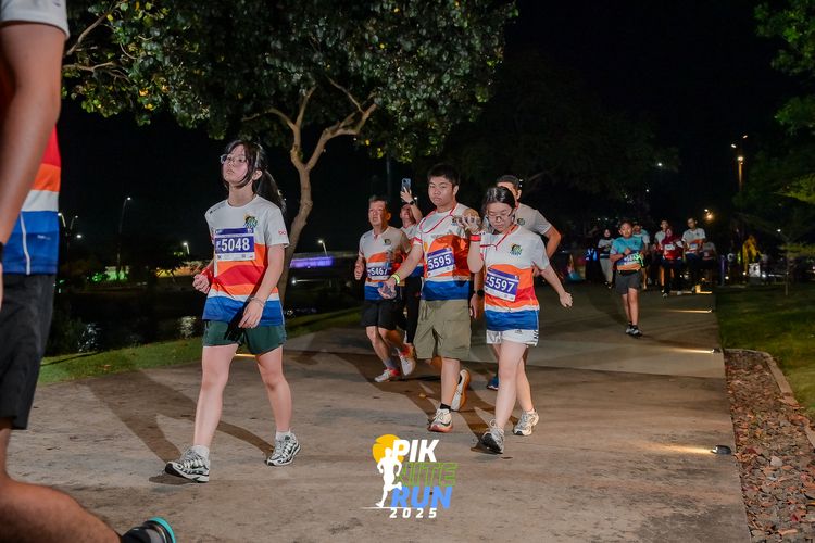 Race photo from PIK NITE RUN 2025
