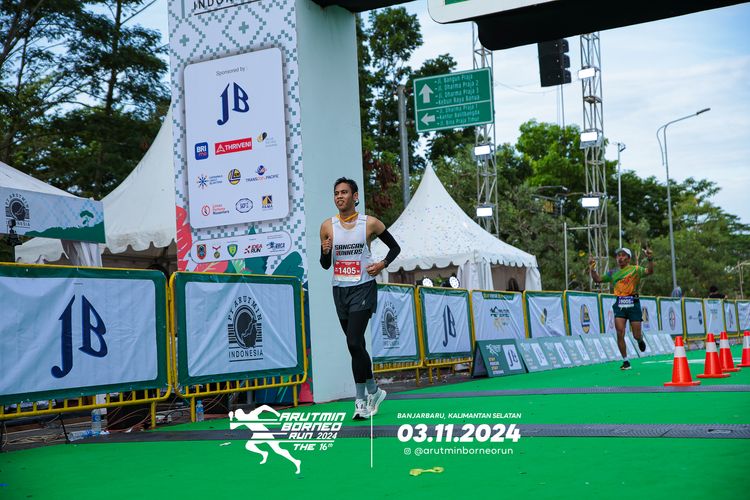 Race photo from Arutmin Borneo Run 2024