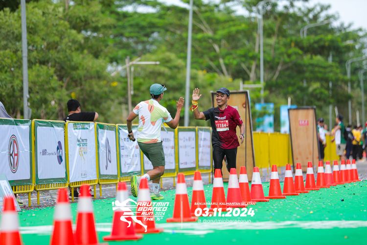 Race photo from Arutmin Borneo Run 2024