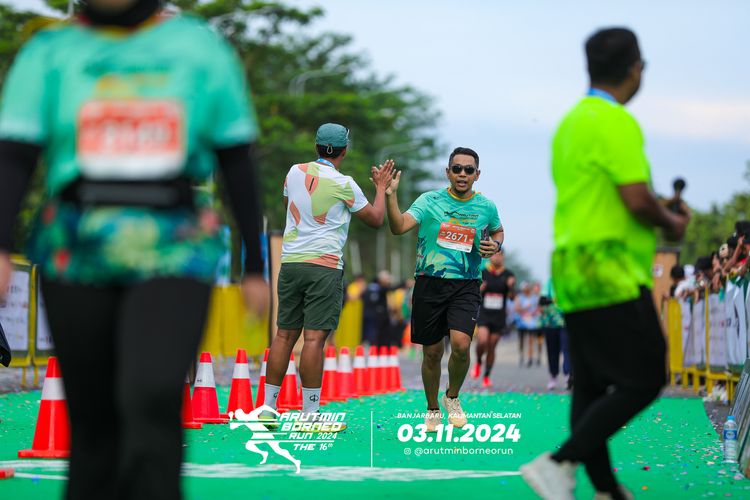 Race photo from Arutmin Borneo Run 2024