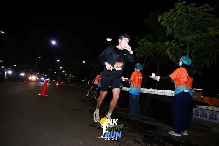 Race photo from PIK NITE RUN 2025