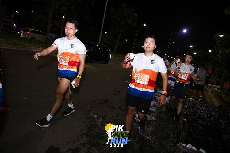 Race photo from PIK NITE RUN 2025