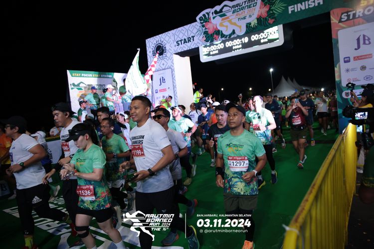Race photo from Arutmin Borneo Run 2024