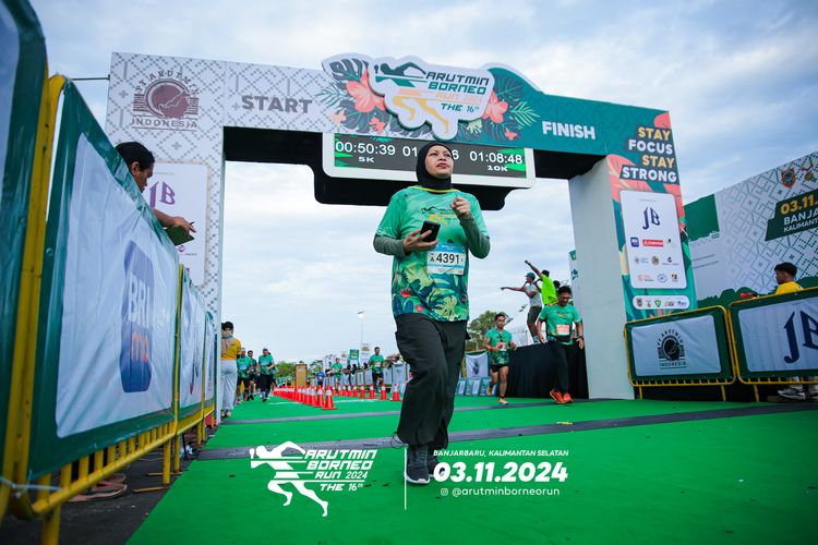 Race photo from Arutmin Borneo Run 2024