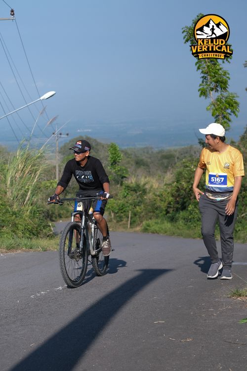 Race photo from Kelud Vertical Challenge 2024