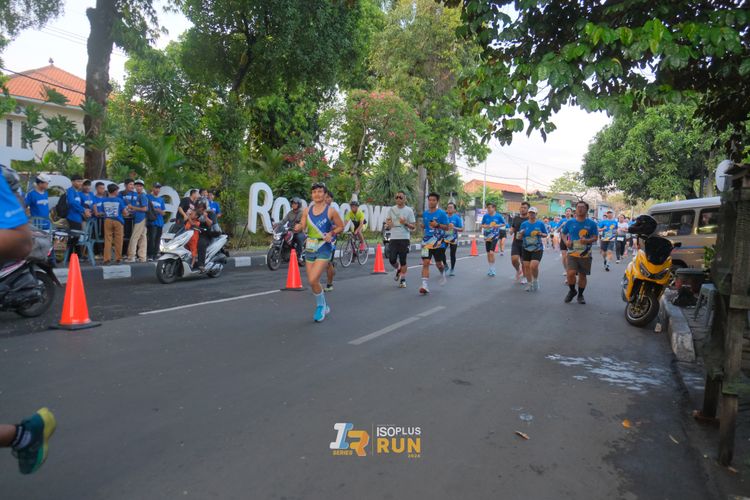Race photo from Isoplus Run 2024 Surabaya