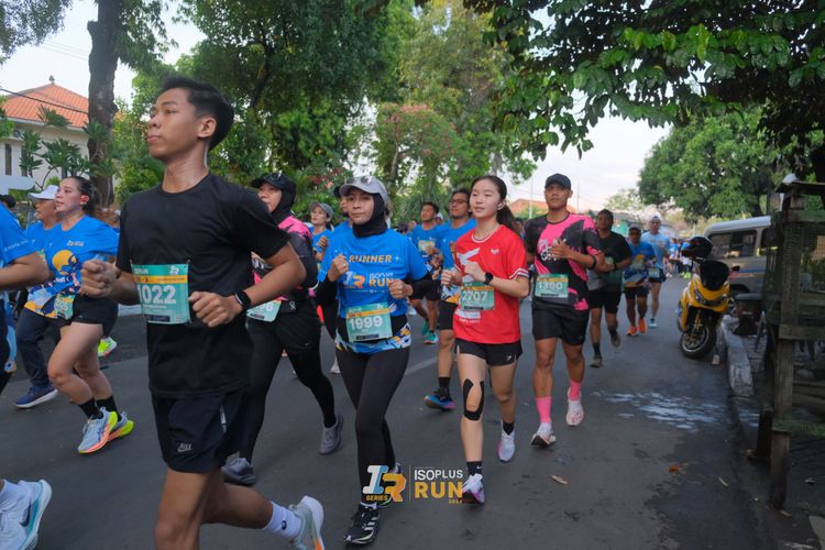 Race photo from Isoplus Run 2024 Surabaya