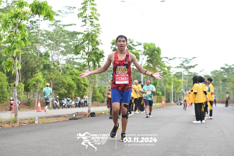 Race photo from Arutmin Borneo Run 2024