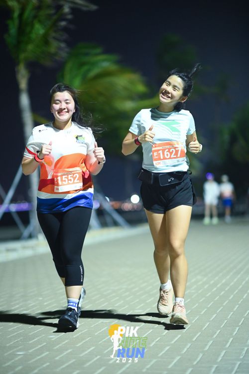 Race photo from PIK NITE RUN 2025