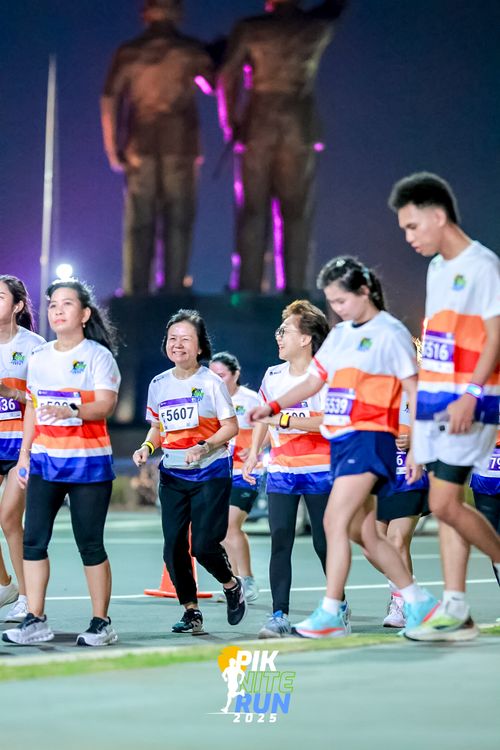 Race photo from PIK NITE RUN 2025