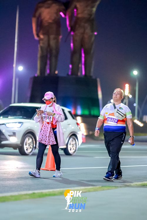 Race photo from PIK NITE RUN 2025