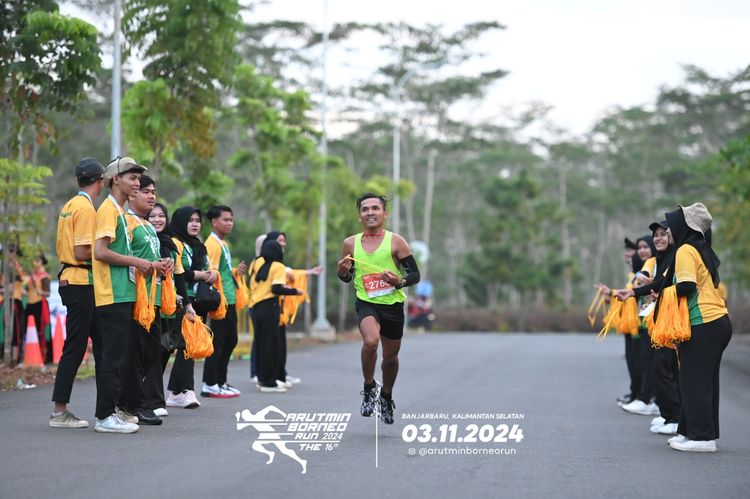 Race photo from Arutmin Borneo Run 2024