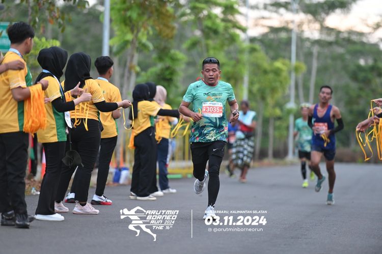 Race photo from Arutmin Borneo Run 2024