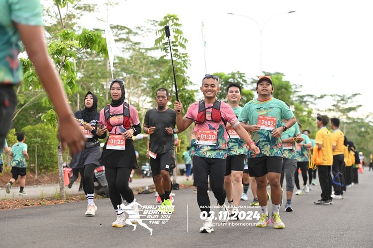 Race photo from Arutmin Borneo Run 2024