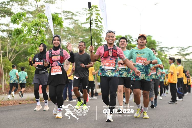 Race photo from Arutmin Borneo Run 2024