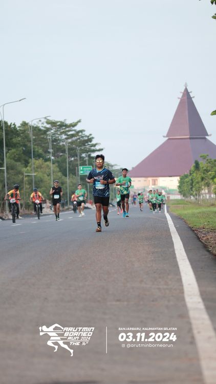 Race photo from Arutmin Borneo Run 2024