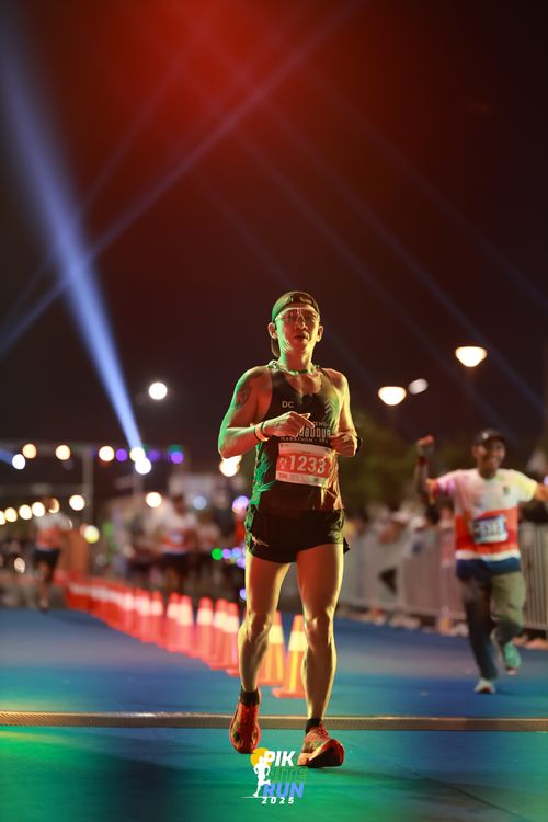 Race photo from PIK NITE RUN 2025