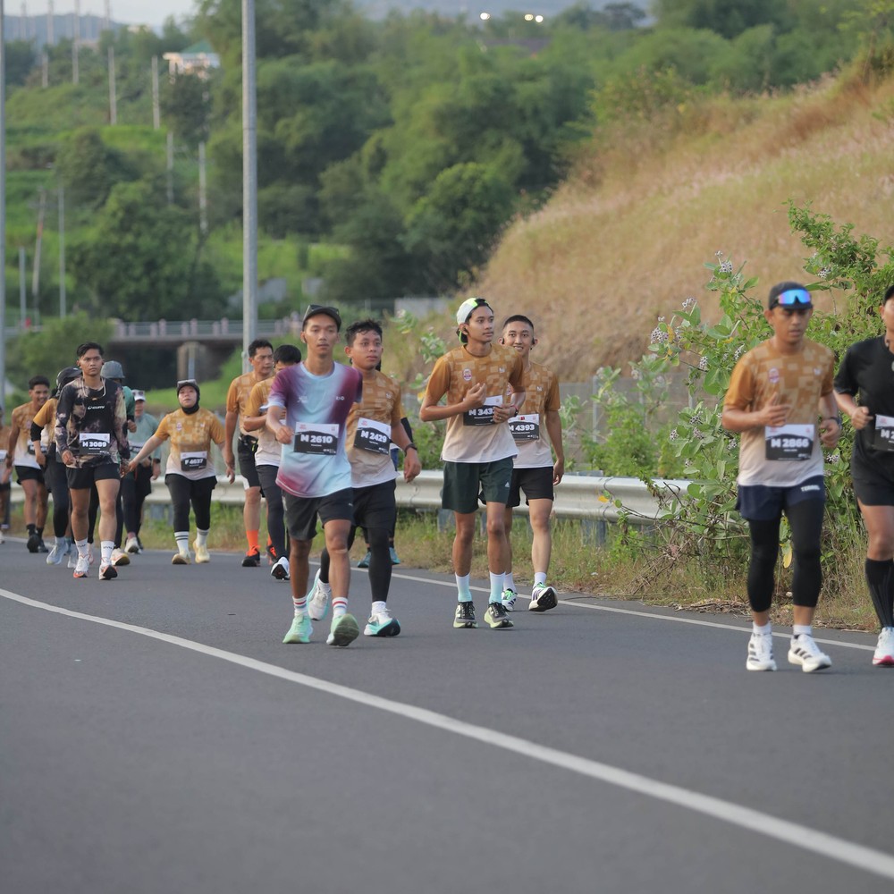 Race photo from KEDIRI HALF MARATHON 2026