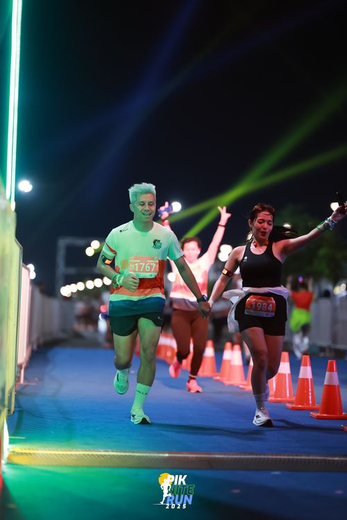 Race photo from PIK NITE RUN 2025