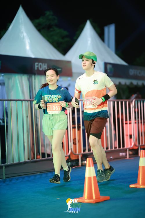 Race photo from PIK NITE RUN 2025
