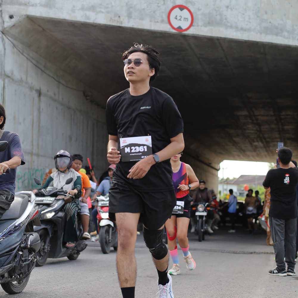 Race photo from KEDIRI HALF MARATHON 2026