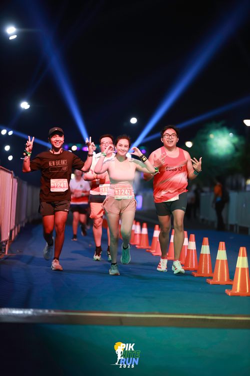Race photo from PIK NITE RUN 2025