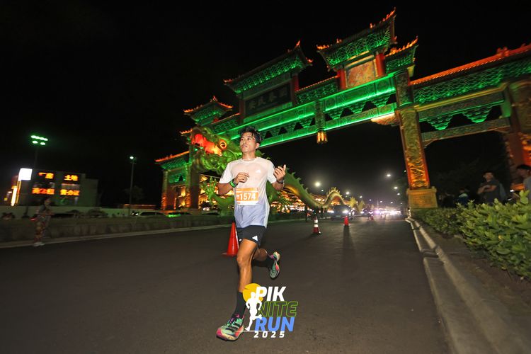 Race photo from PIK NITE RUN 2025