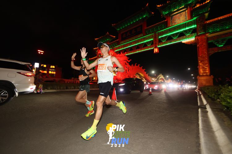 Race photo from PIK NITE RUN 2025