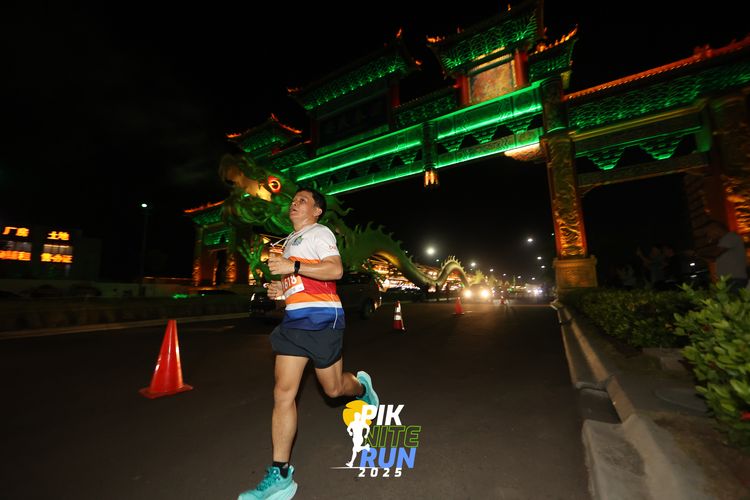 Race photo from PIK NITE RUN 2025