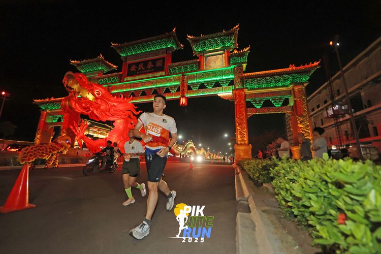 Race photo from PIK NITE RUN 2025