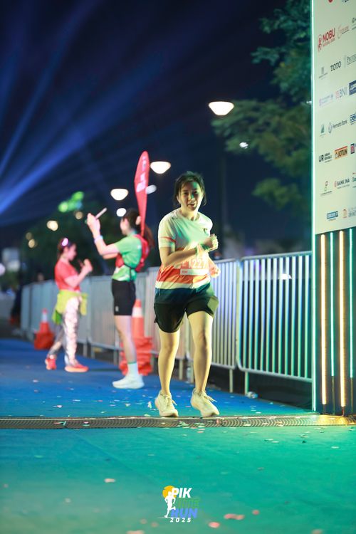 Race photo from PIK NITE RUN 2025