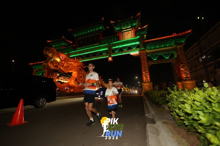Race photo from PIK NITE RUN 2025