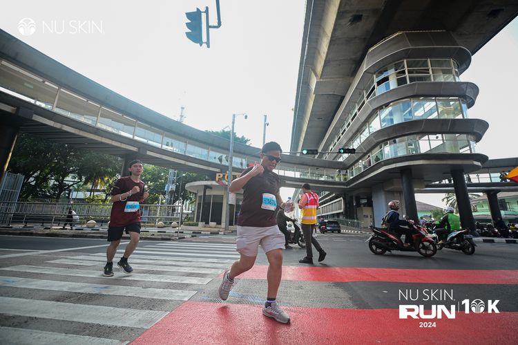 Race photo from Nu Skin Run 10K