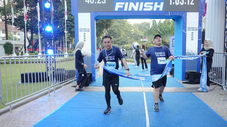 Race photo from KEMLU RUN 2025