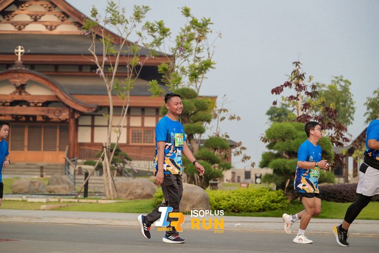 Race photo from ISOPlus Run 2024 Jakarta