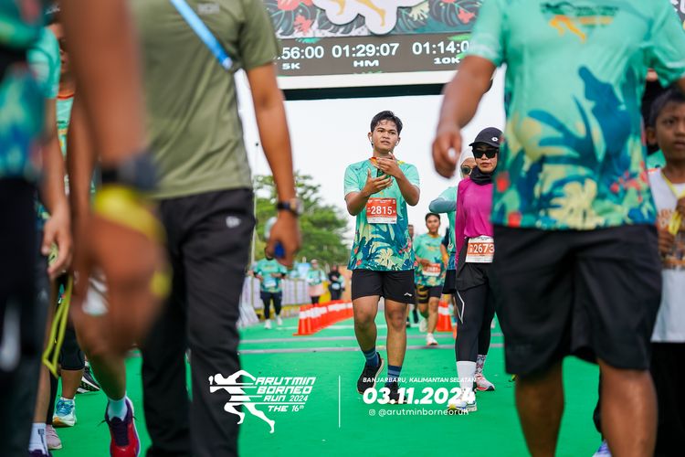 Race photo from Arutmin Borneo Run 2024