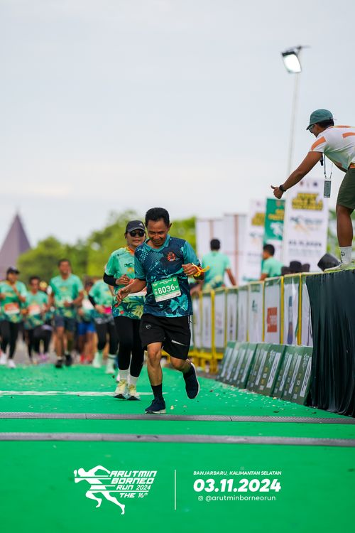 Race photo from Arutmin Borneo Run 2024