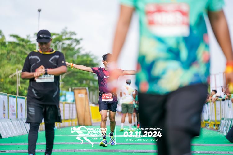 Race photo from Arutmin Borneo Run 2024
