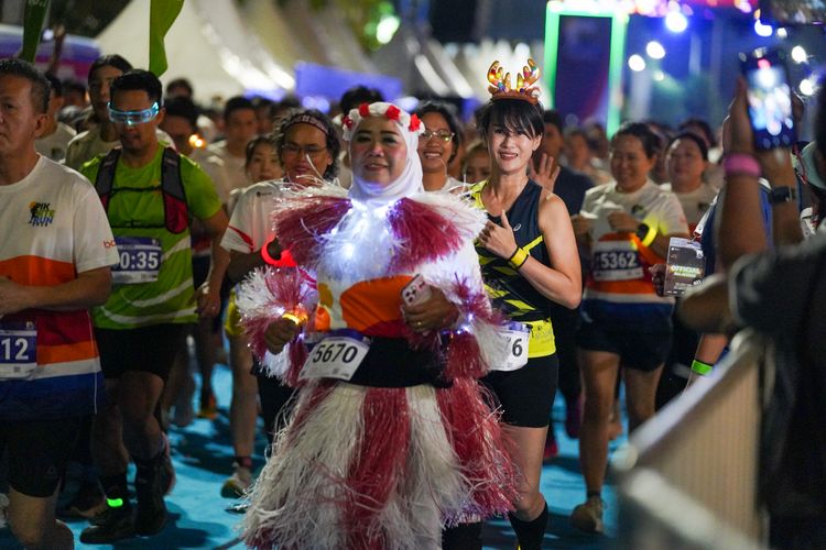 Race photo from PIK NITE RUN 2025